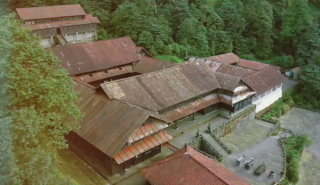 峨眉山这座网红寺院，徒步22公里才能到达| 觉悟禅游_十愿网